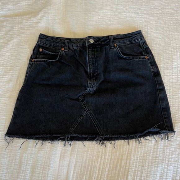 Topshop Moto Black Denim Skirt - Picture 3 of 14
